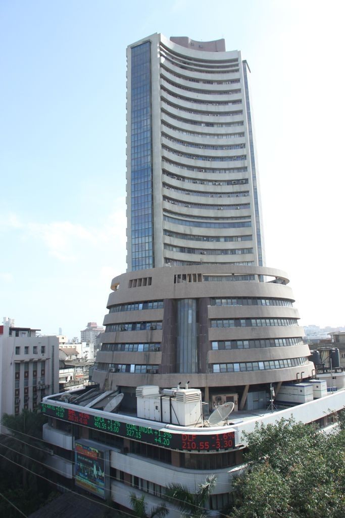 Indices end down, Sensex falls over 900 points